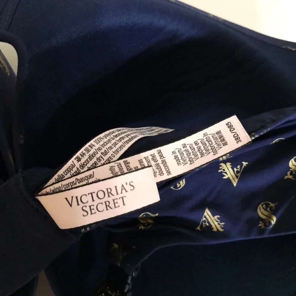 Like New Victoria's Secret Signature Incredible Lightweight Wirefree Ultra Soft - Picture 4 of 4